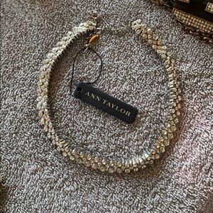 Elastic necklace